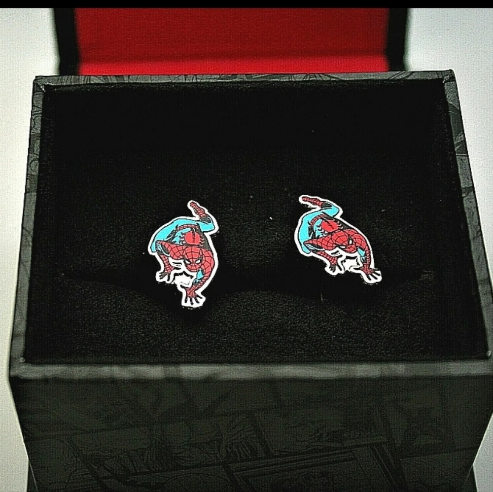 Marvel Comics Classic Spider-Man Crawling Cufflinks New Gift Box